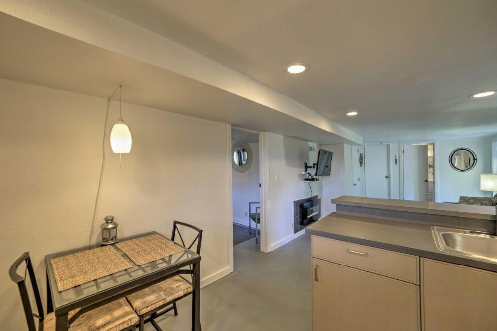 Chic Apartment 2 Blocks from Central Fairhaven! Image 16