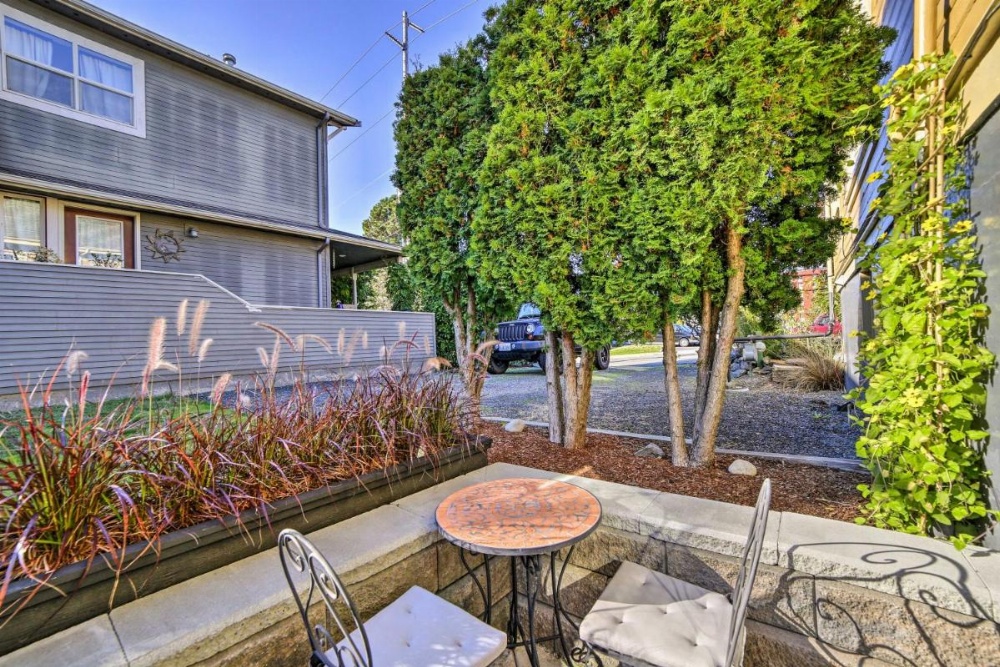 Chic Apartment 2 Blocks from Central Fairhaven! Image 20